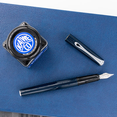 Diplomat Esteem Fountain Pen - Dark Blue resin