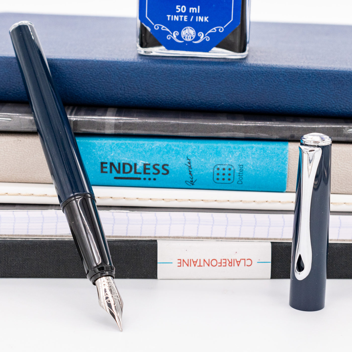 Diplomat Esteem Fountain Pen - Dark Blue