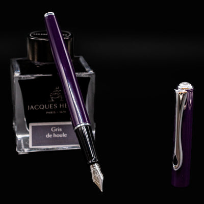 Full angled view of the Diplomat Traveller Deep Purple pen showing metallic finish and sleek design
