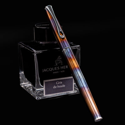 Diplomat Traveller Flame fountain pen, capped and showcasing the burnished flame finish