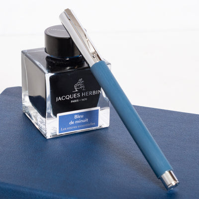 Faber-Castell Ambition Blue Resin Fountain Pen capped