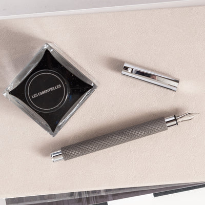 Faber-Castell Ambition OpArt Black Sand Fountain Pen uncapped