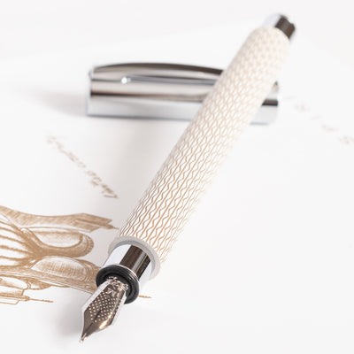 Faber-Castell Ambition OpArt White Sand Fountain Pen weight balanced