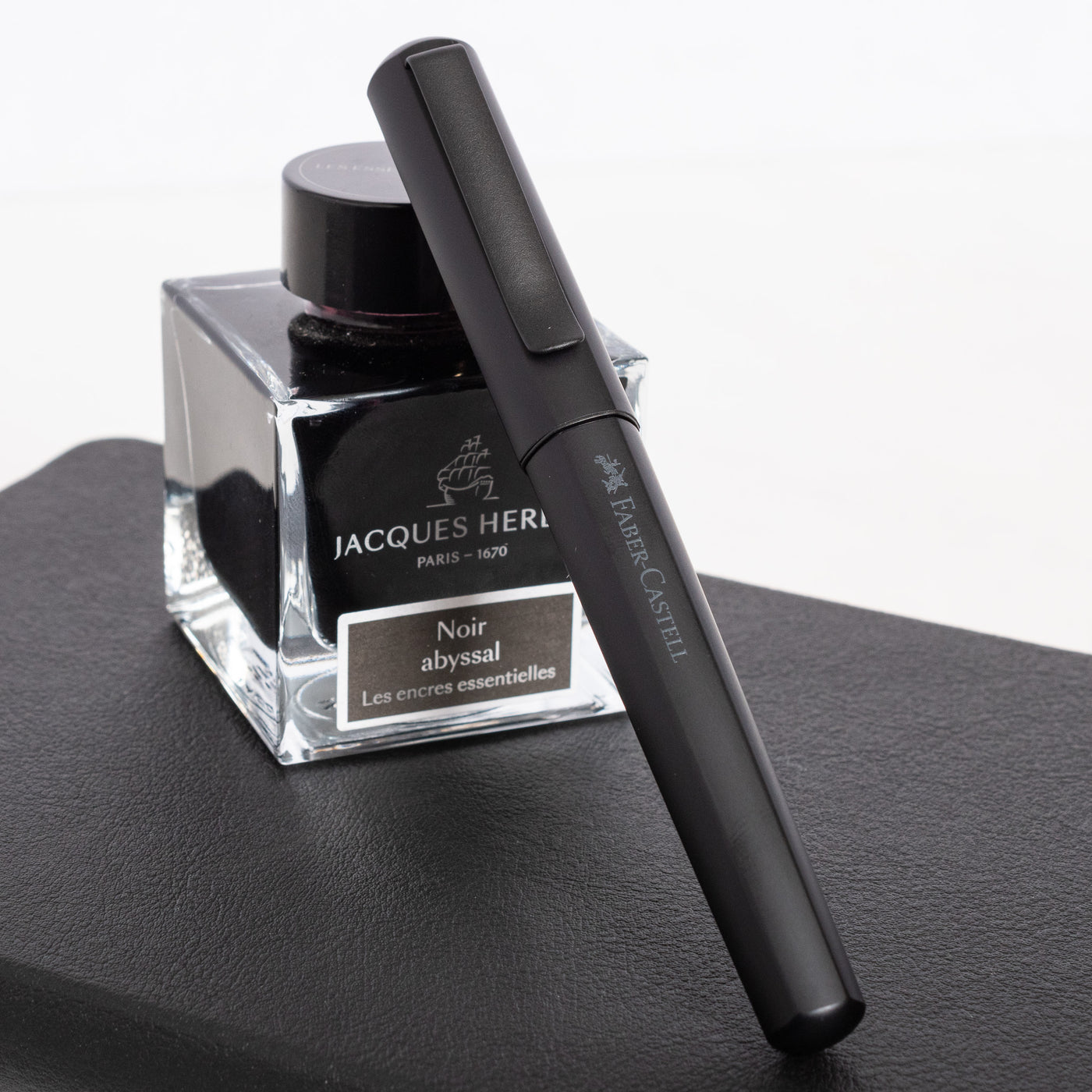 Faber-Castell Hexo Matte Black Fountain Pen capped