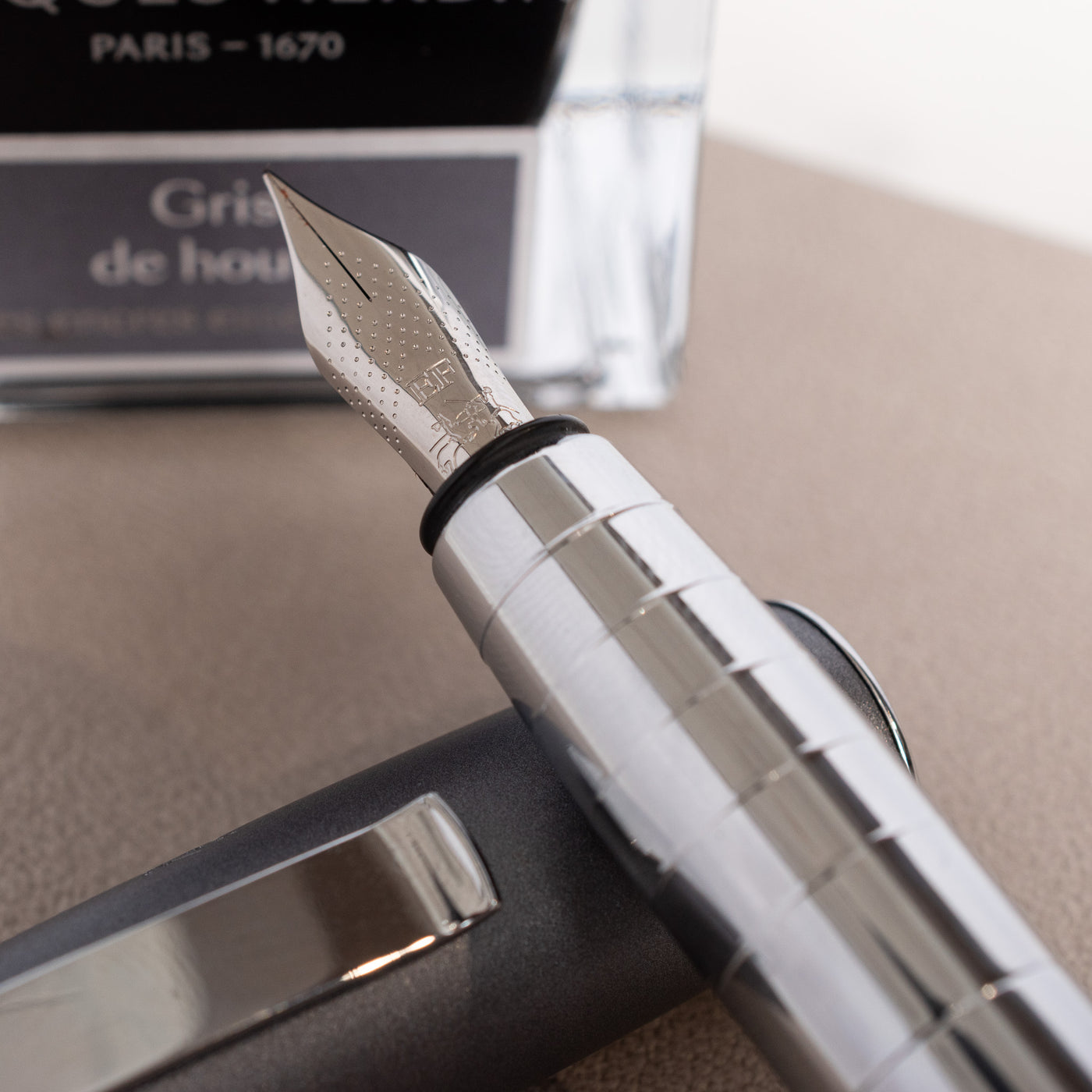 Faber-Castell Loom Metallic Grey Fountain Pen nib