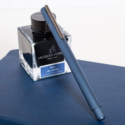 Faber-Castell NEO Slim Dark Blue Fountain Pen capped