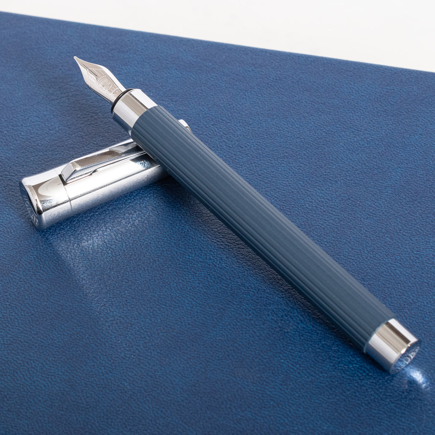 Faber-Castell Tamitio Midnight Blue Fountain Pen weight balanced