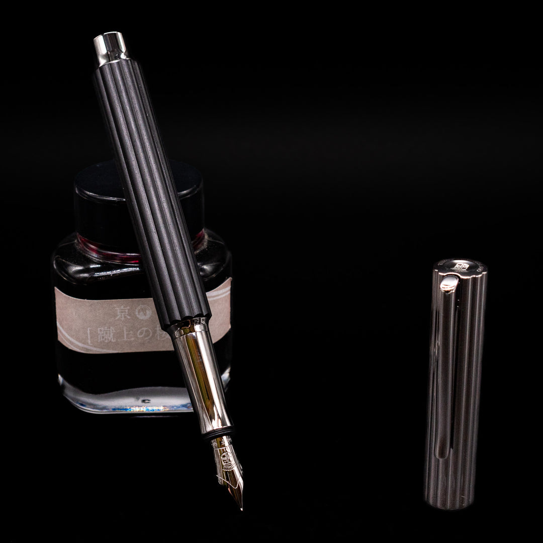 Graf von Faber-Castell Bloom Ebony Fountain Pen, 14k Nib – Truphae
