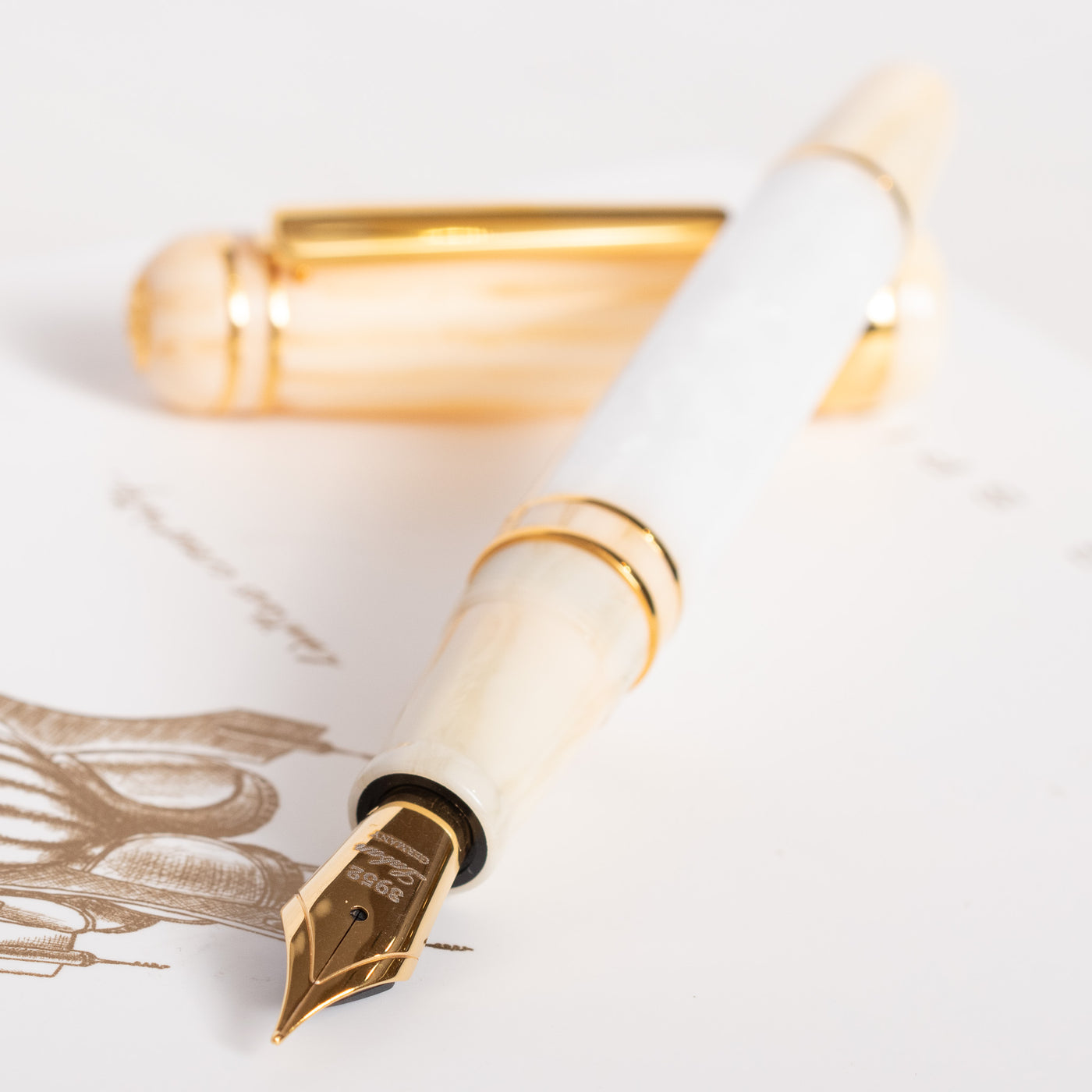 Laban 325 Fountain Pen - Snow gold accents