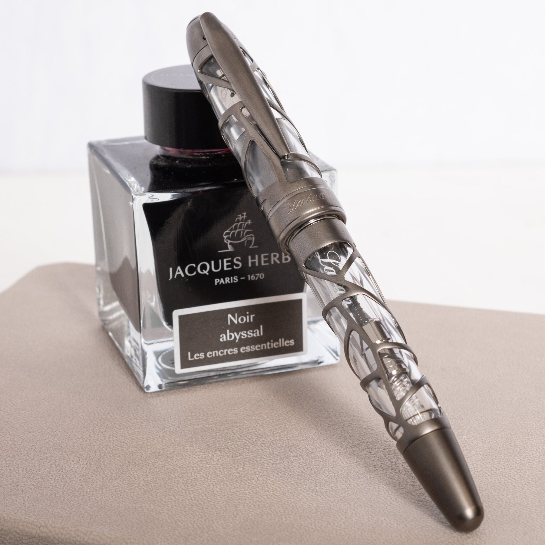 Laban Skeleton Fountain Pen - Gunmetal – Truphae