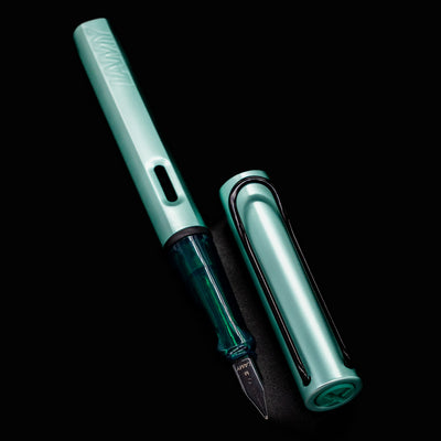 Detailed shot of the transparent grip section of the LAMY Al-Star Mint fountain pen
