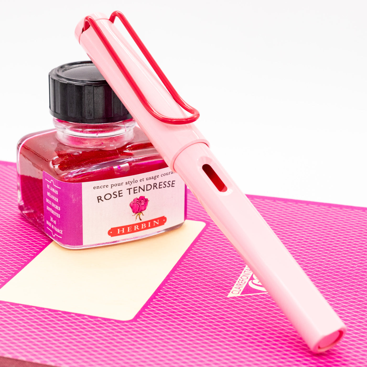 LAMY Safari Fountain Pen - Cherry Blossom Special Edition capped