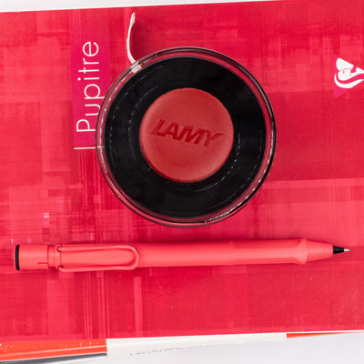 Overhead view of the LAMY Safari Sunset Coral mechanical pencil