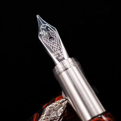 montblanc heritage rouge et noir marble fountain pen nib closeup