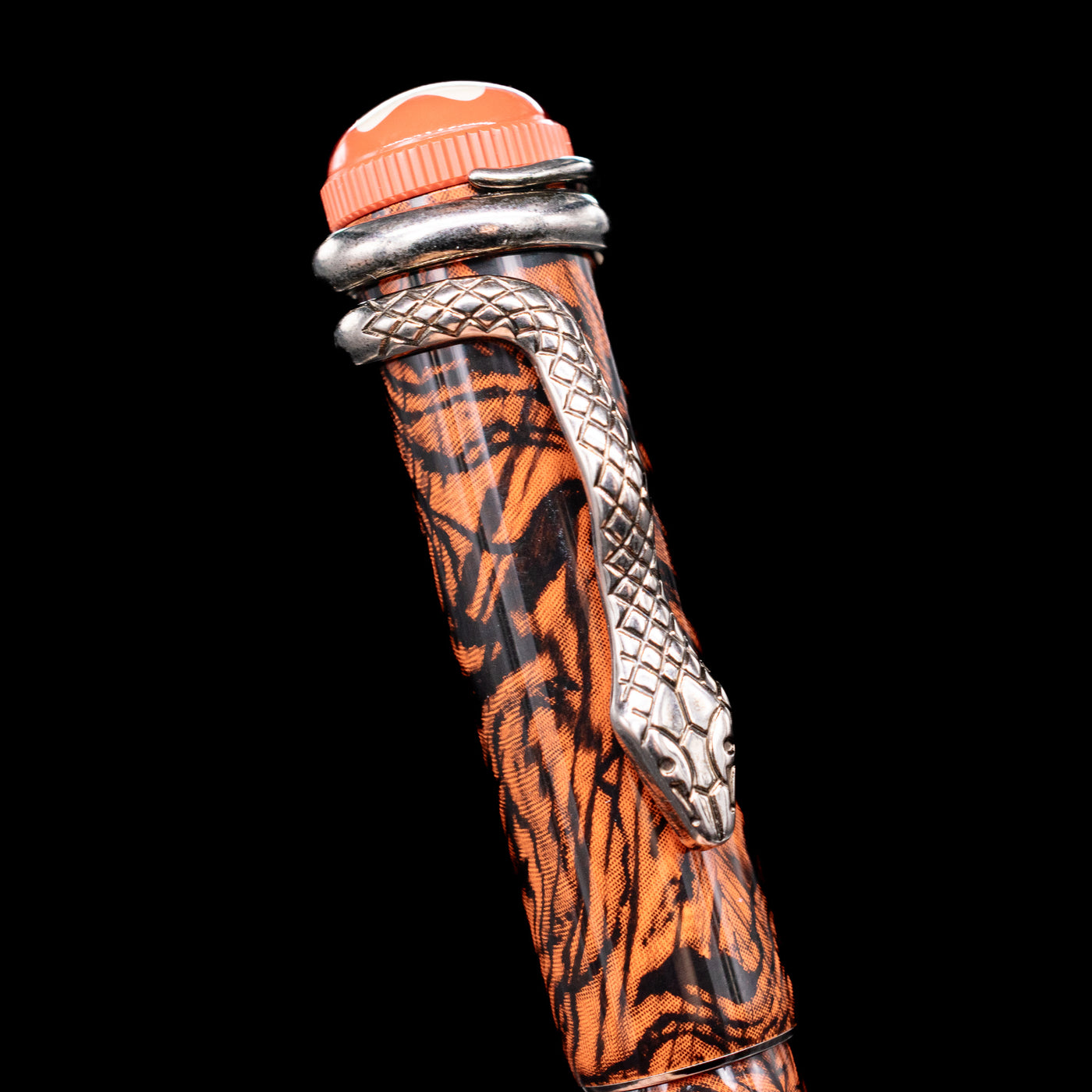 montblanc heritage rouge et noir marble fountain pen silver snake clip