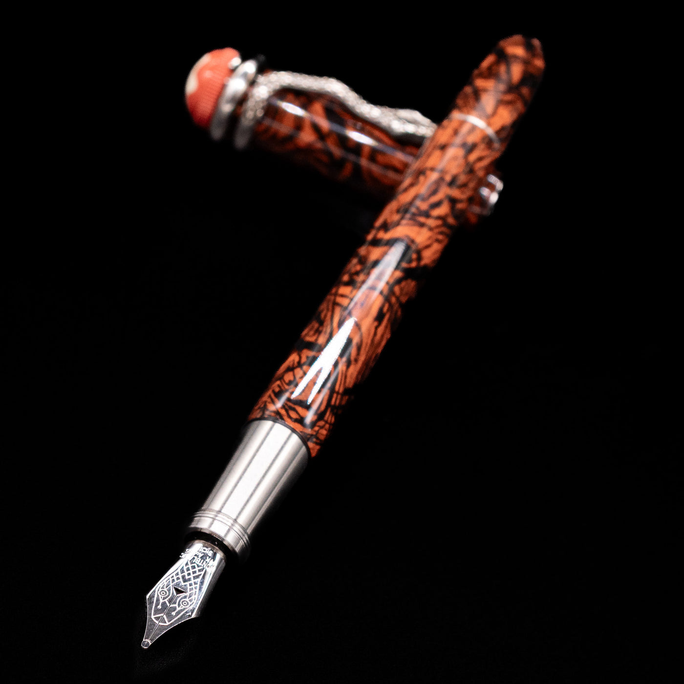 montblanc heritage rouge et noir marble fountain pen uncapped