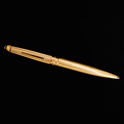 Full view of Montblanc Meisterstück 164V Solitaire Vermeil Barley Ballpoint Pen – gold barley pattern and iconic clip