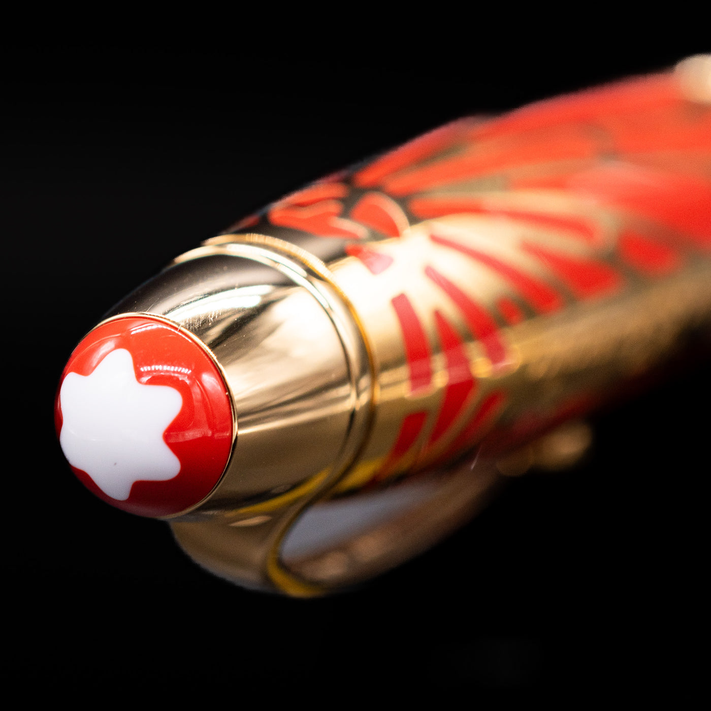 Close-up of Montblanc’s signature white snowcap emblem on the Origin Collection Solitaire Doue LeGrand Fountain Pen.