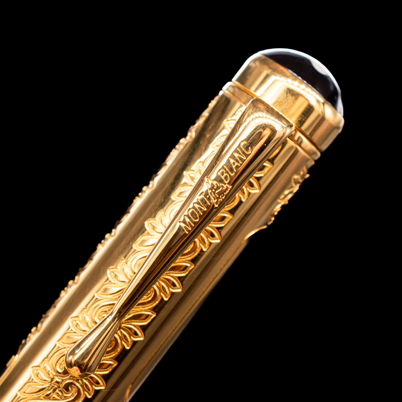 Detailed shot of gold-plated clip on Montblanc Patron of Art Louis XIV Fountain Pen cap