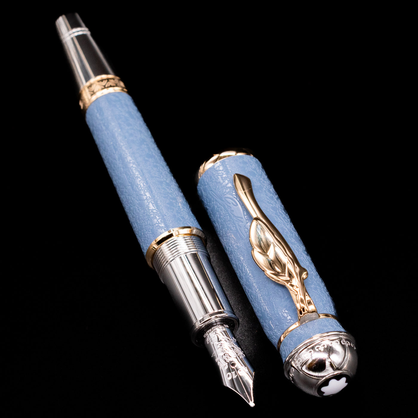 Close-up of the Montblanc Writer's Edition Johann Wolfgang von Goethe Fountain Pen nib and cap with gold-plated trim.
