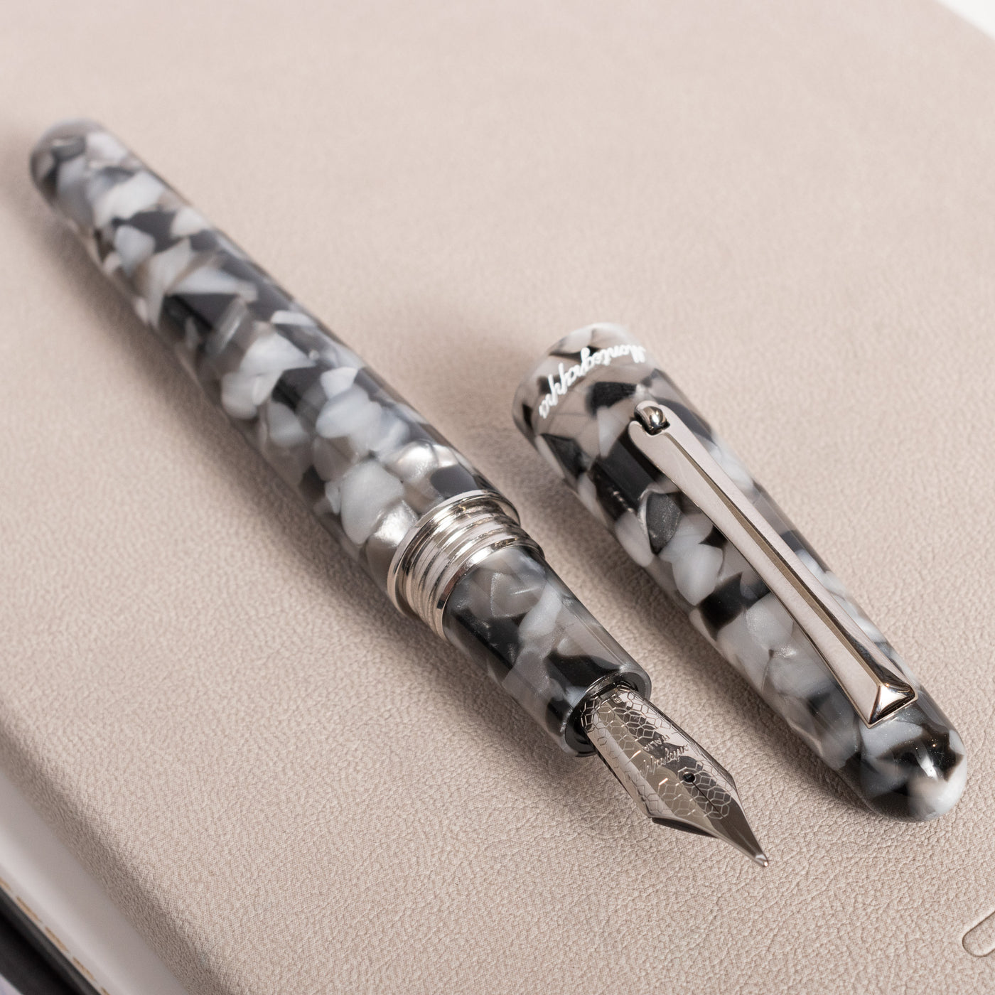 MONTEGRAPPA レンジローバー HALO PEN