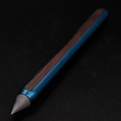 Stilform AEON Pencil Night Sky Aluminum - closeup of magnetic graphite tip