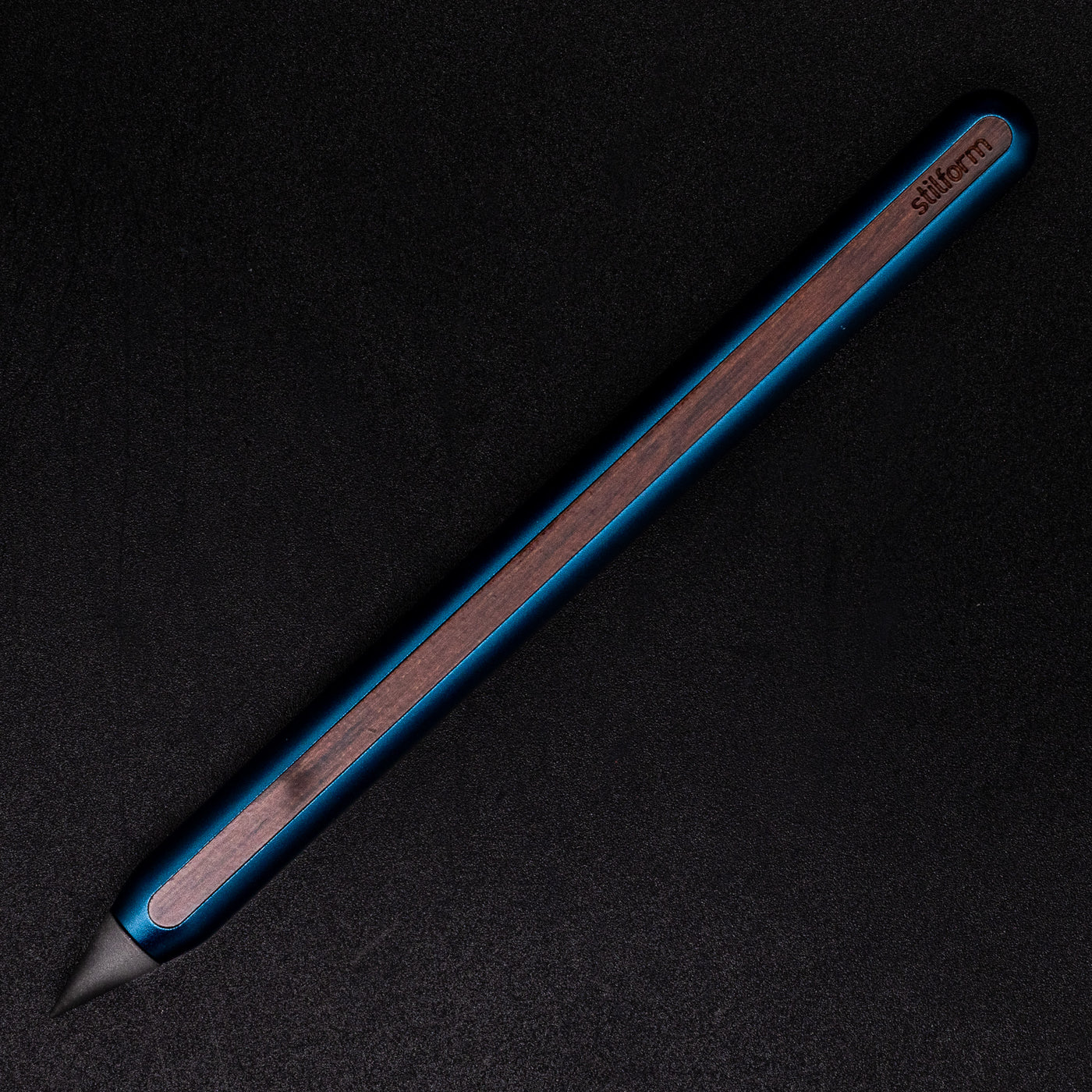 Stilform AEON Pencil Night Sky Aluminum - full overhead view