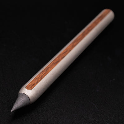 Stilform AEON Pencil Titanium Matte - closeup of magnetic graphite tip