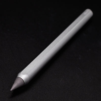 Stilform AEON Pencil Comet Grey - closeup of magnetic graphite tip