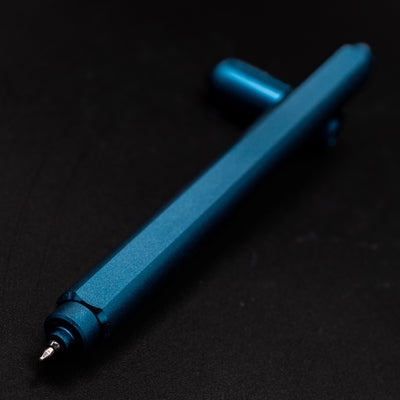 Stilform ARC Gel Pen Night Sky Aluminum - tip closeup, uncapped and leaning toward camera