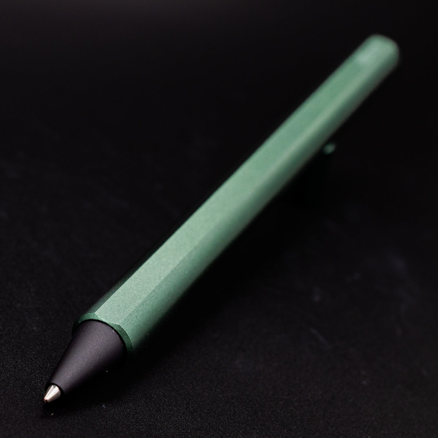 Stilform FLOW Rollerball Pen Aurora Green - closeup of rollerball tip angled at camera