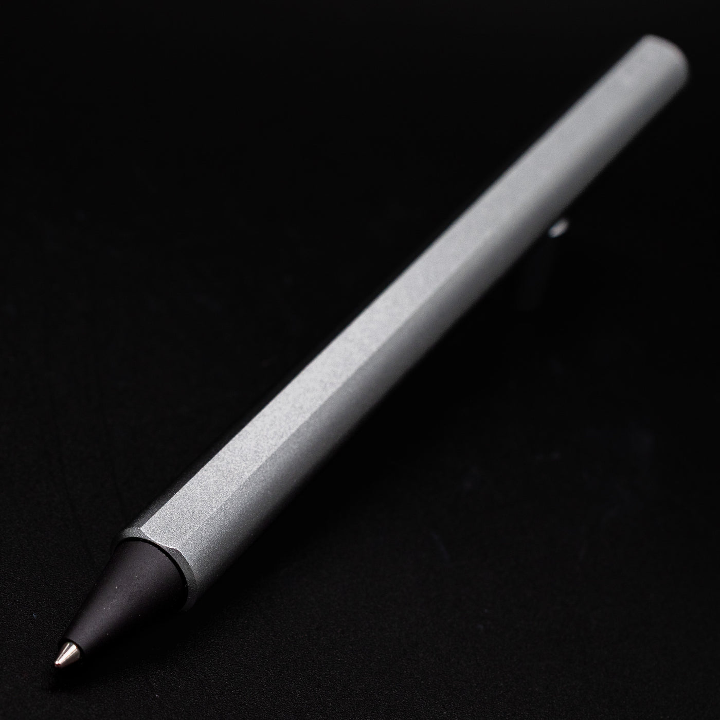 Stilform FLOW Rollerball Pen Comet Grey- closeup of rollerball tip angled at camera