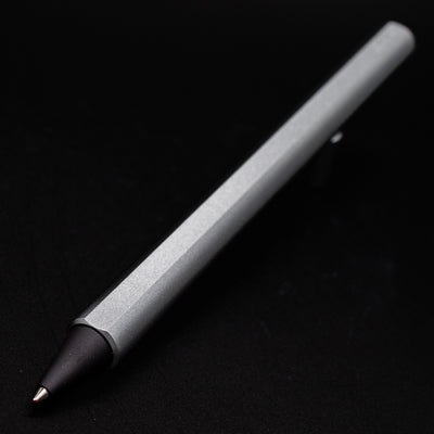 Stilform FLOW Rollerball Pen Comet Grey- closeup of rollerball tip angled at camera