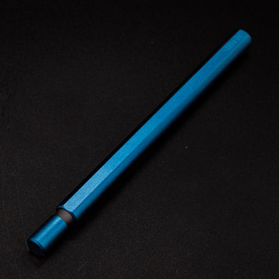 Stilform FLOW Rollerball Pen Night Sky Aluminum - closeup view of end cap