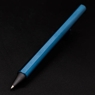 Stilform FLOW Rollerball Pen Night Sky Aluminum - closeup of rollerball tip angled at camera