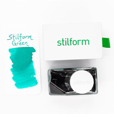 Stilform Ink Bottle Green – closeup view of ink swatch