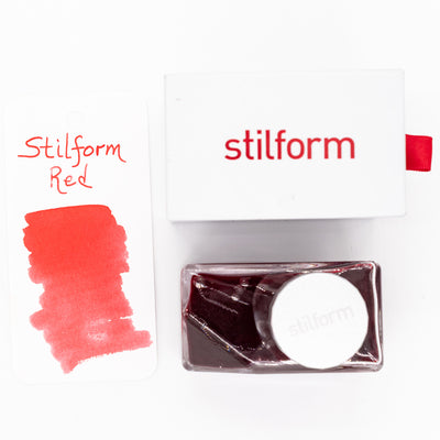 Stilform Ink Bottle Red – closeup view of ink swatch