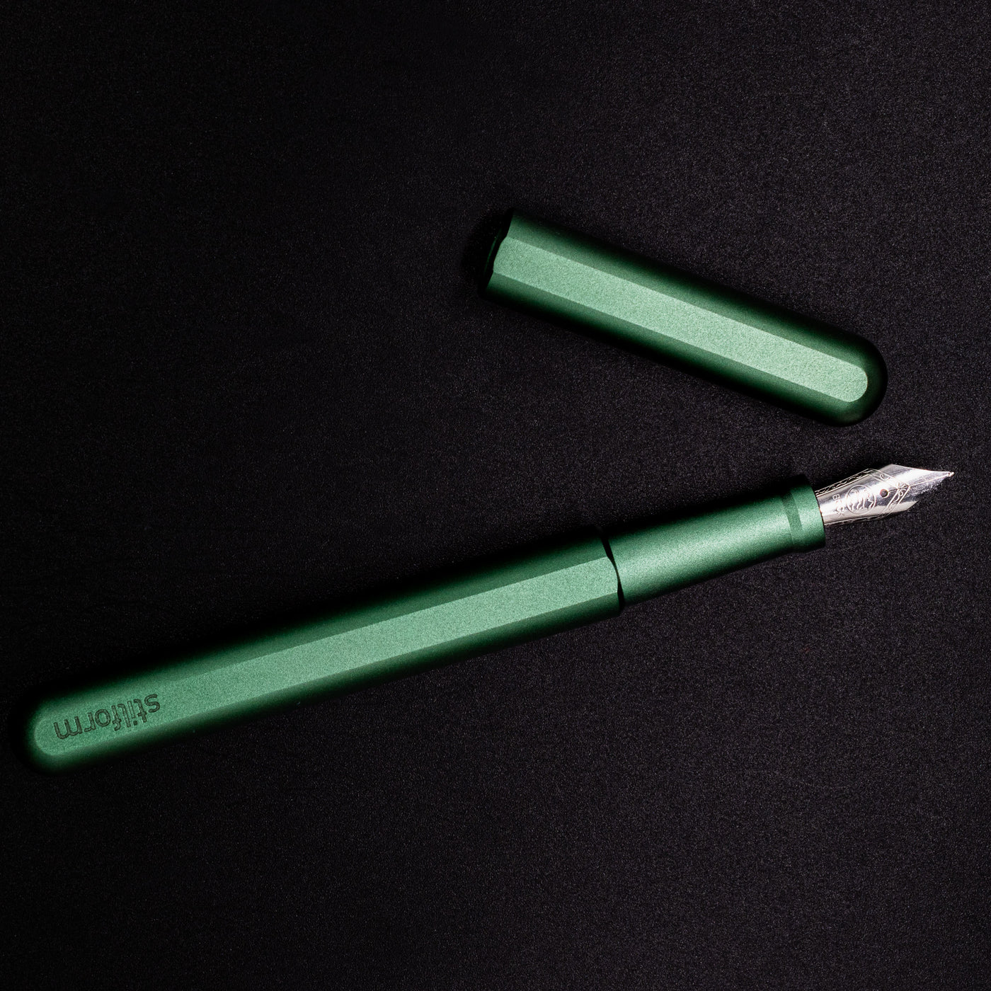 Stilform INK Fountain Pen Aurora Green – full overhead view, uncapped