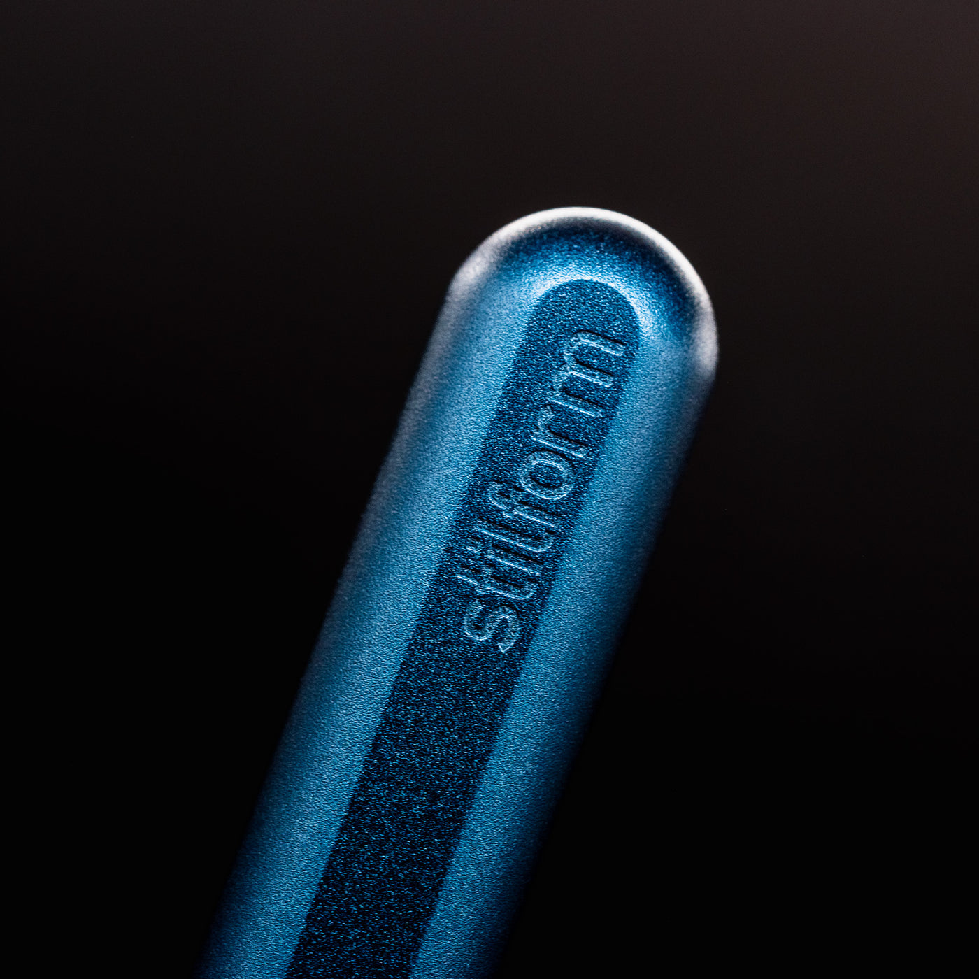 Stilform INK Fountain Pen Night Sky – closeup of Stilform logo on barrel