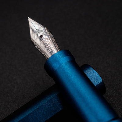 Stilform INK Fountain Pen Night Sky – detailed closeup of fountain pen nib