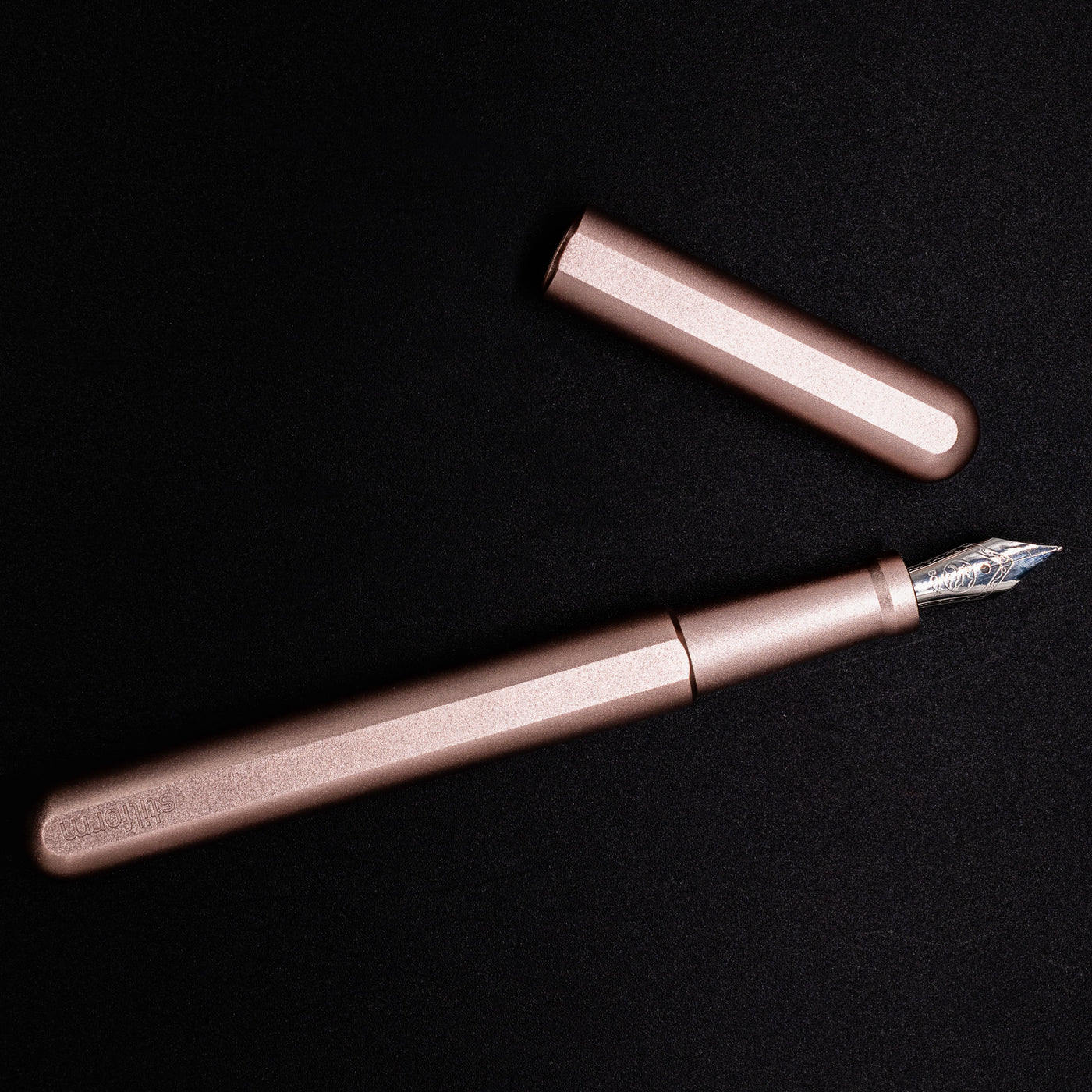 Stilform INK Fountain Pen Rose Moon Aluminum – full overhead view, uncapped