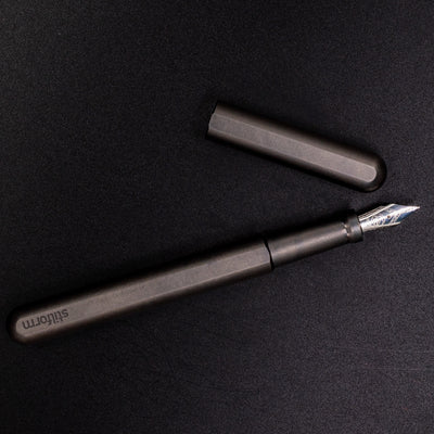 Stilform INK Fountain Pen Titanium Matte – full overhead view, uncapped