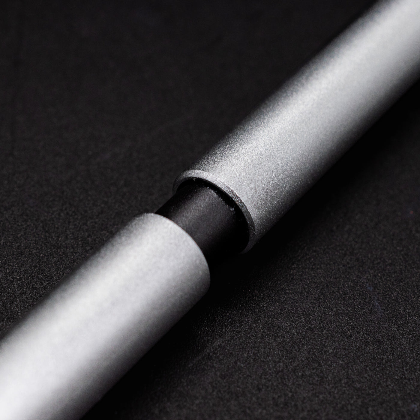Stilform PEN Ballpoint Pen Comet Grey - closeup of magnetic snapping mechanism