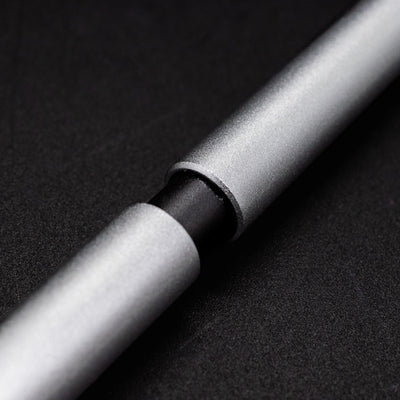 Stilform PEN Ballpoint Pen Comet Grey - closeup of magnetic snapping mechanism