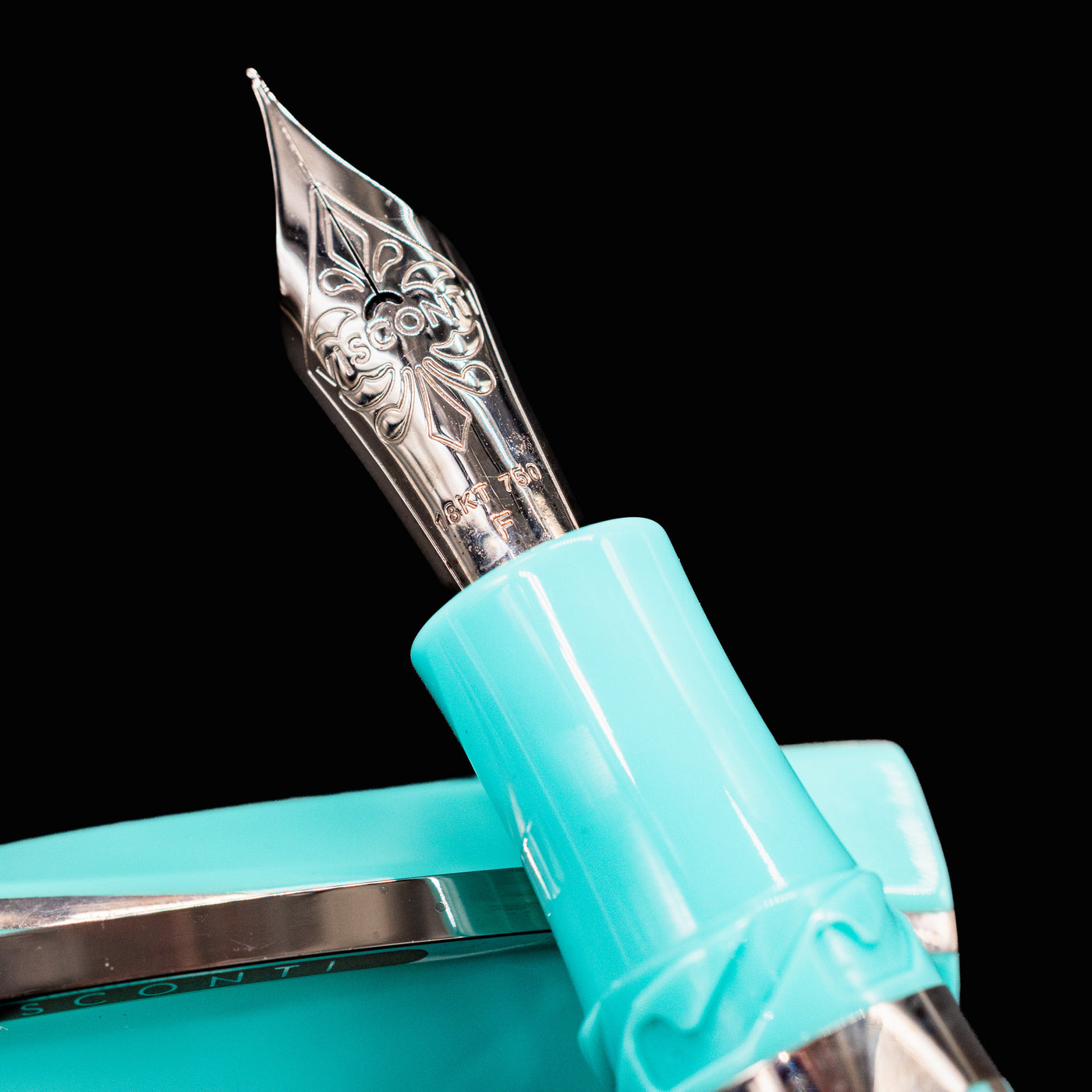 Detailed close-up of Visconti Divina Elegance Wave Fountain Pen 18k gold nib