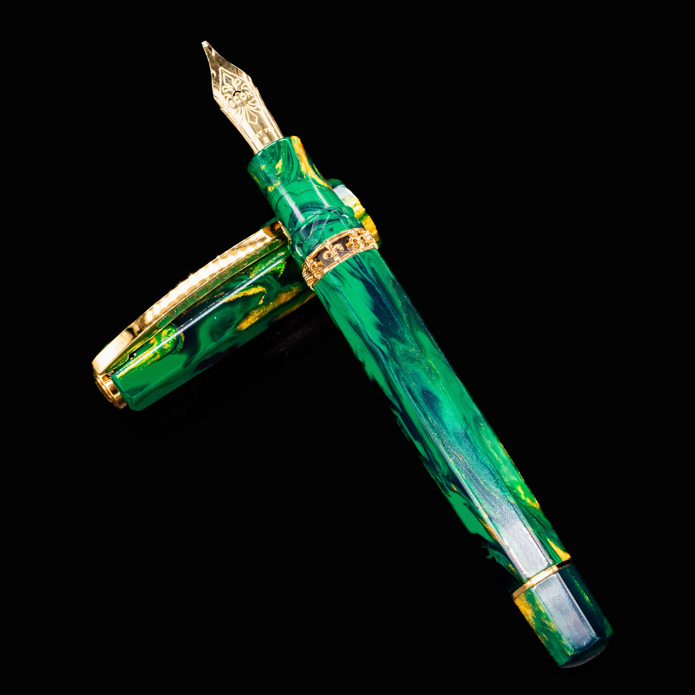 Visconti Medici Palazzo Riccardi fountain pen open with cap placed below the barrel on black background