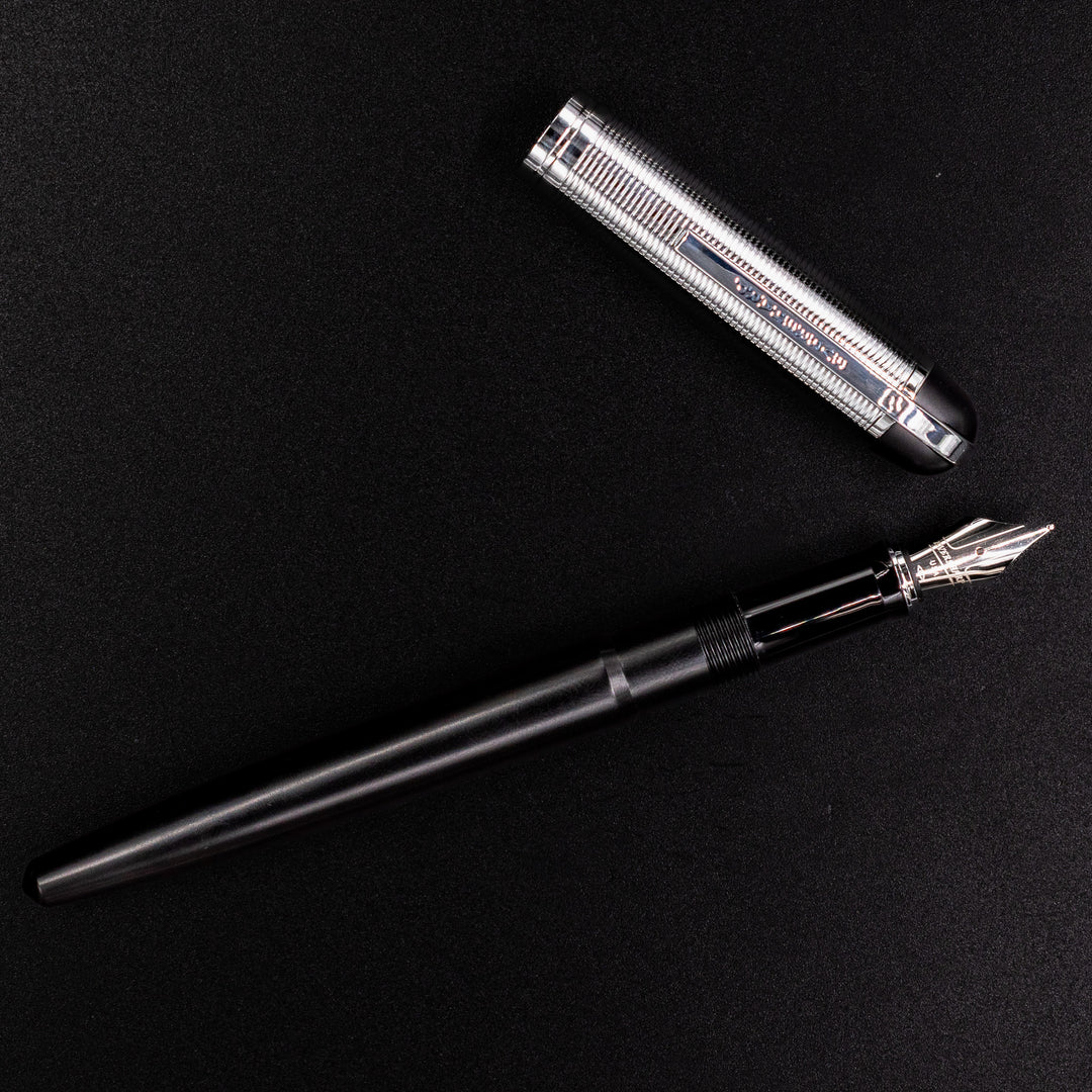 Wahl Eversharp Skyline Fountain Pen - Black & Chrome – Truphae