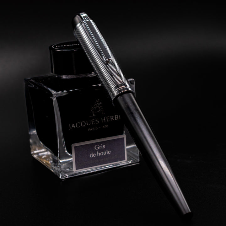 Wahl Eversharp Skyline Fountain Pen - Black & Chrome – Truphae