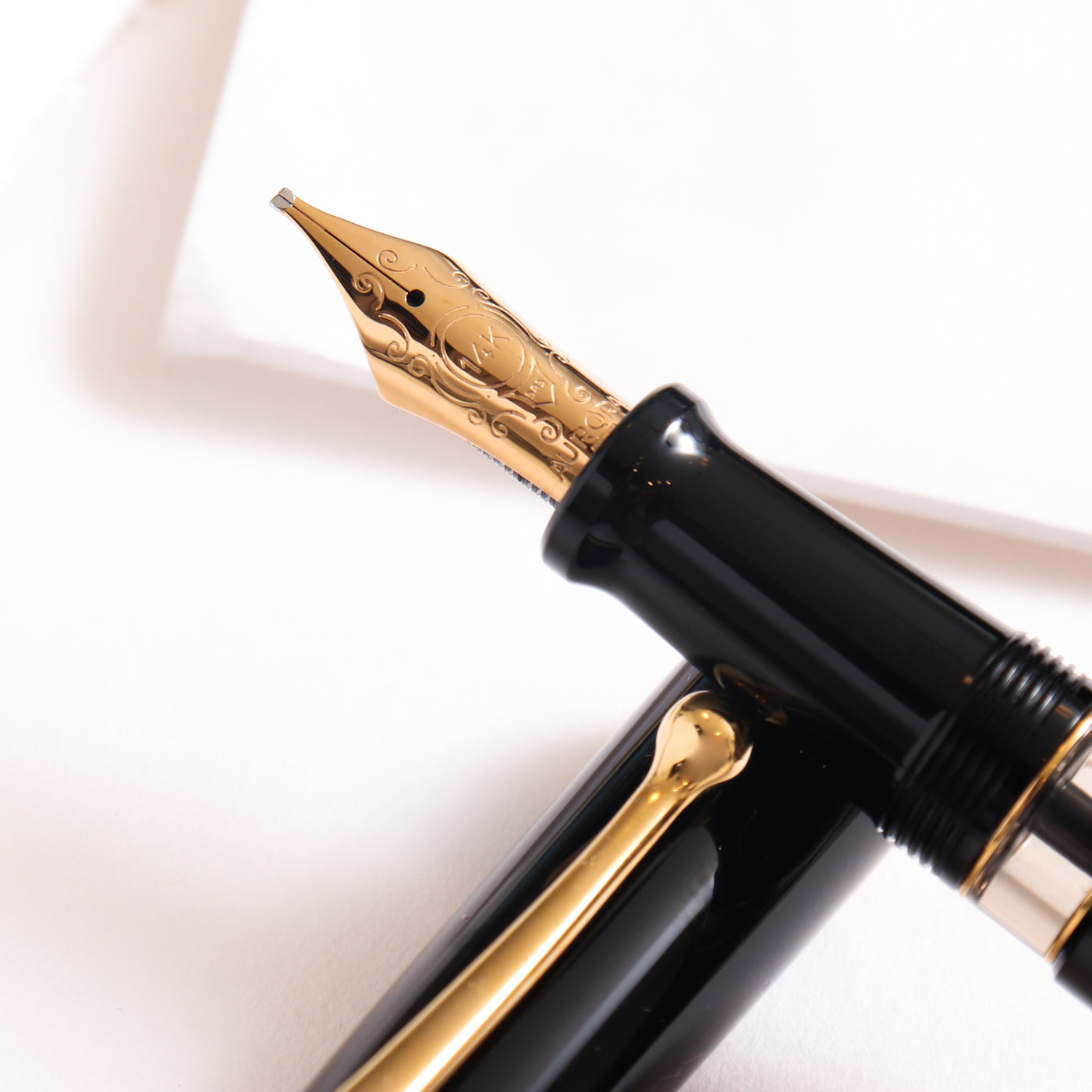 88 Black & Gold Fountain Pen