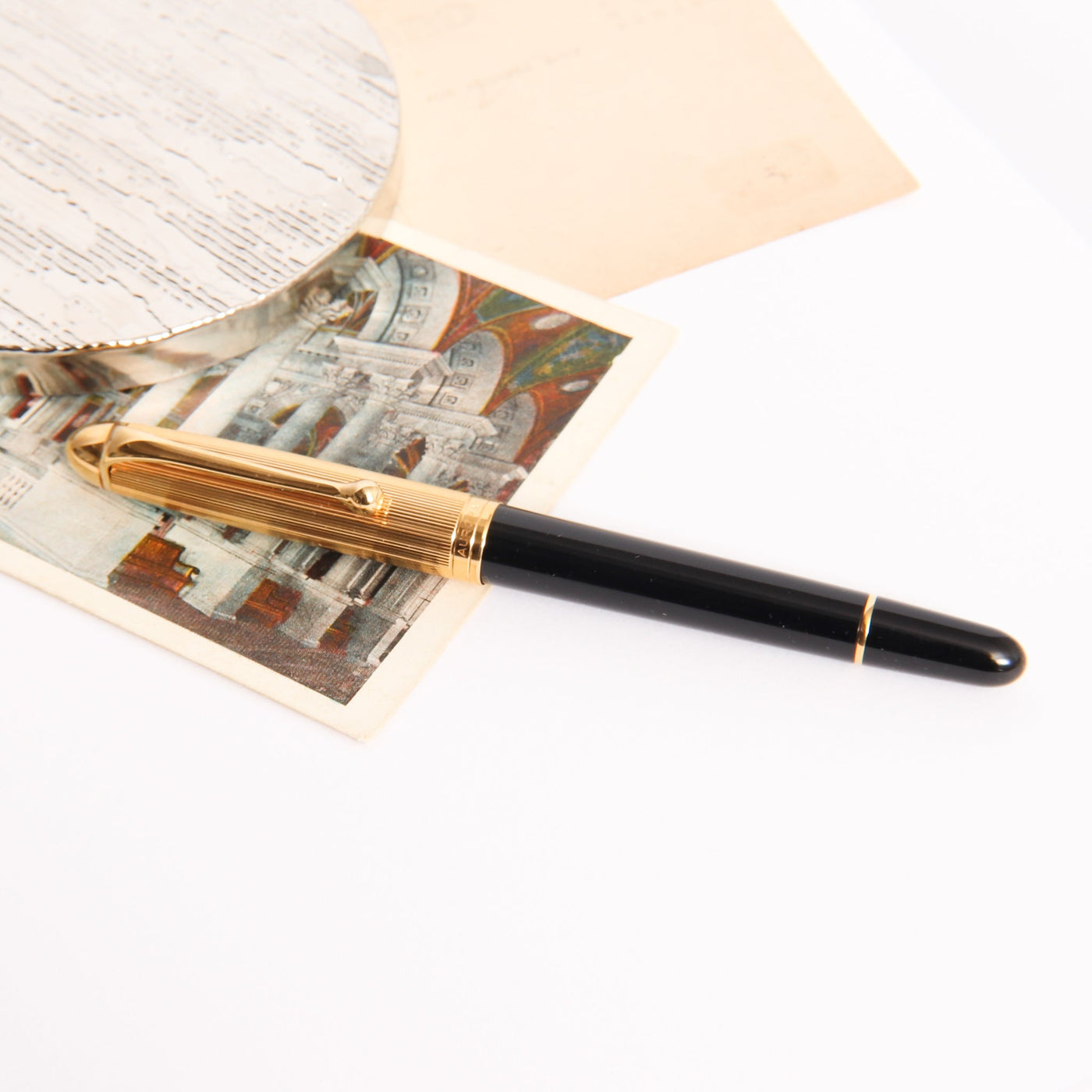Aurora-88-Black-Resin-&-Gold-Plated-Fountain-Pen-Capped